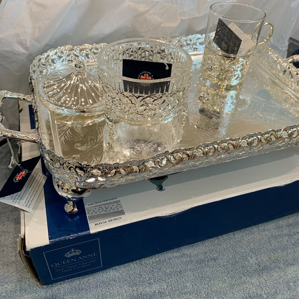 Ann Queen tray